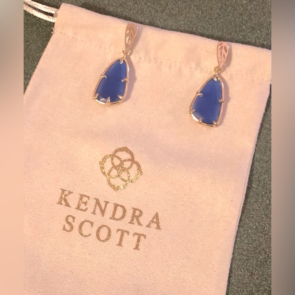 💙💙 VGUC Vintage Kendra Scott Eden Earrings Gold/Cobalt 💙💙